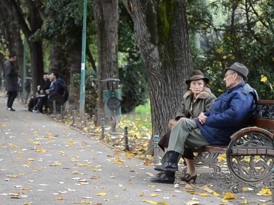 Caregiver, in Lombardia associazioni lanciano proposta di legge: «Tutelare chi si deve assentare dal lavoro per accudire un familiare»