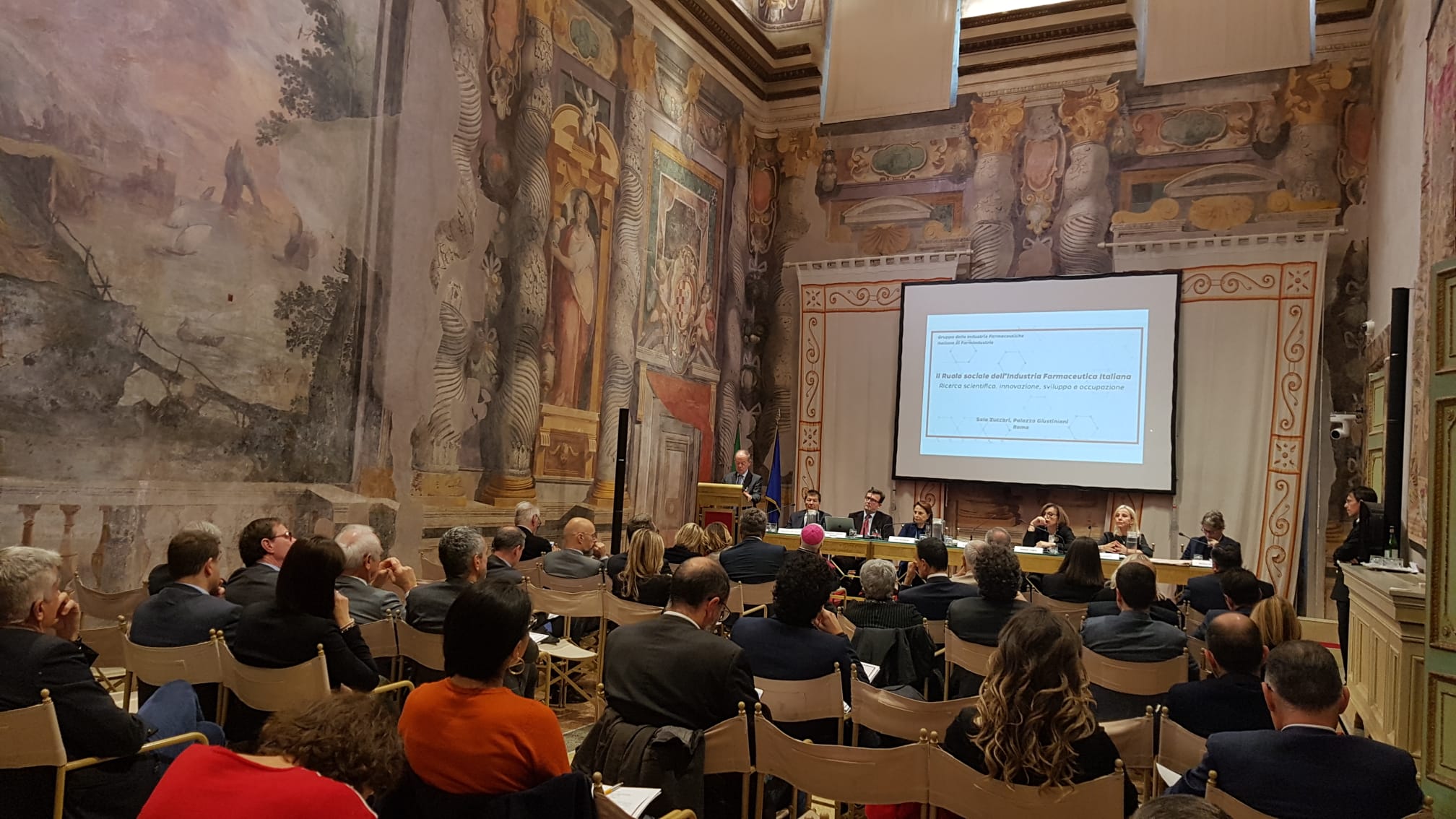 Farmaceutica, Fab 13 chiedono stabilità delle regole. Rapporto Nomisma: export medicinali in crescita nel 2019