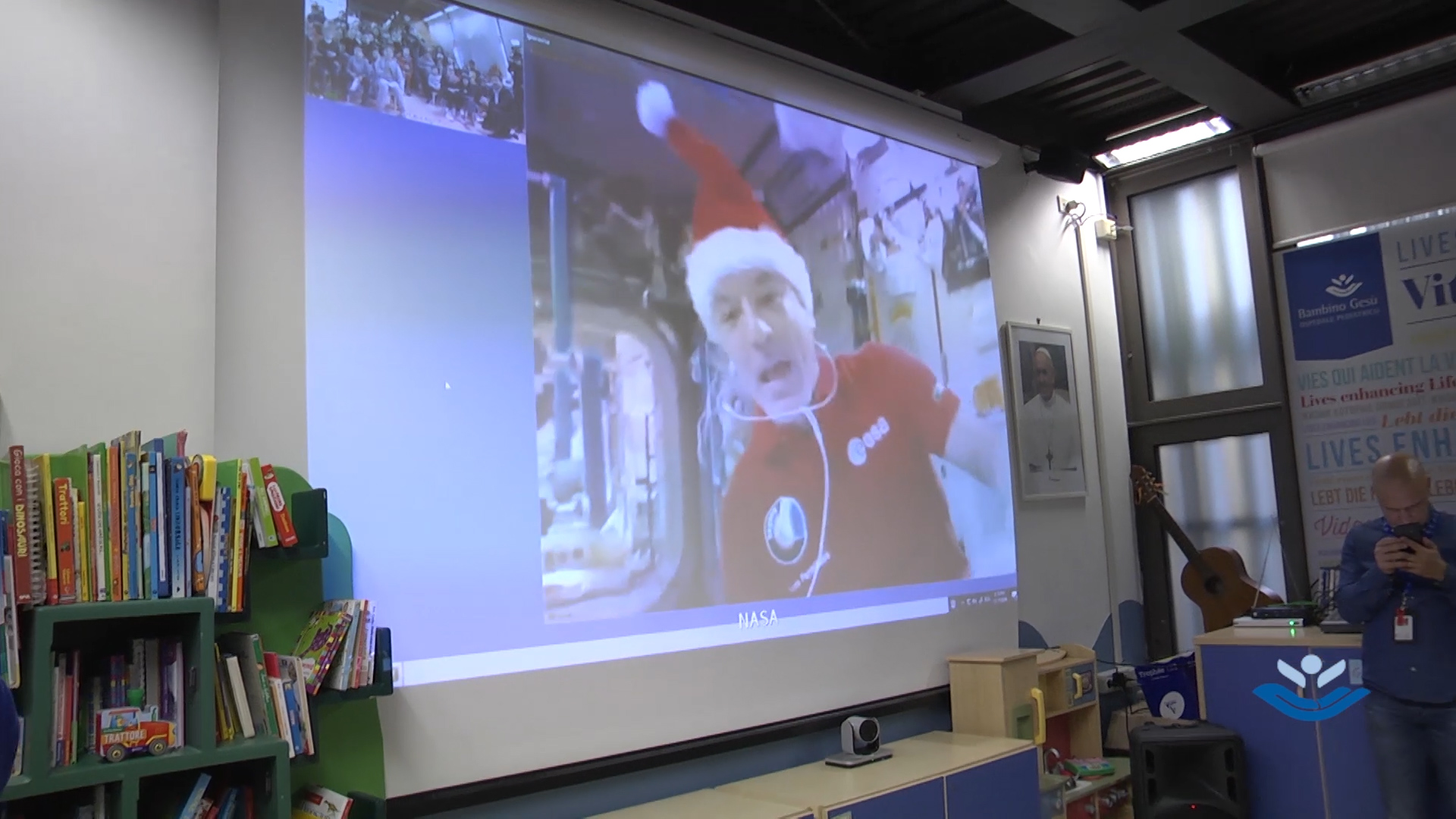 Il Buon Natale “spaziale” dell’astronauta Parmitano ai piccoli pazienti dell’ospedale Bambino Gesù