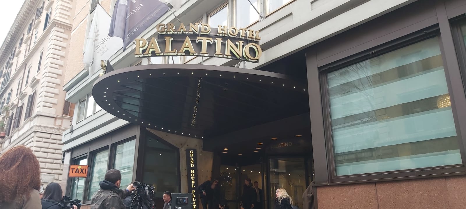 Coronavirus, la situazione all’hotel dove alloggiavano i due turisti contagiati