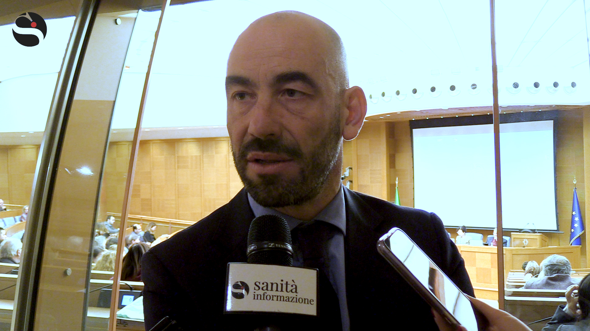 Stanchezza vaccinale, Bassetti: «Basta obblighi, dobbiamo ritrovare la fiducia della gente»