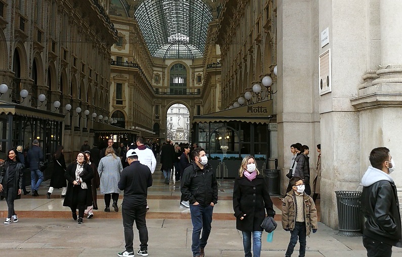 «Allarme esagerato» o «meglio non rischiare»? I commenti dei milanesi, tra psicosi e normalità