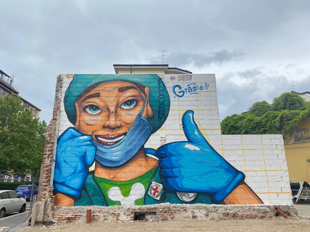 Un murale all’Ospedale Auxologico San Luca di Milano per ringraziare tutto il personale sanitario impegnato nell’emergenza Covid