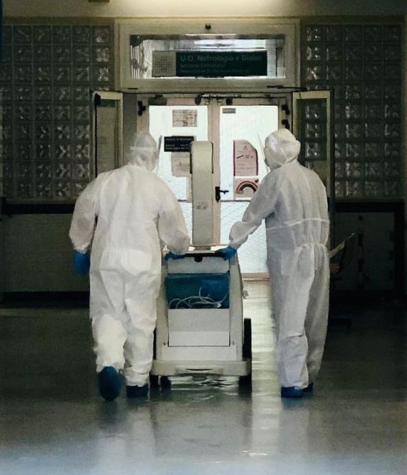 «Morti e contagiati tra noi, ma il vero professionista si vede nel momento critico». La vita di un tecnico di radiologia sul ‘fronte’ di Bergamo