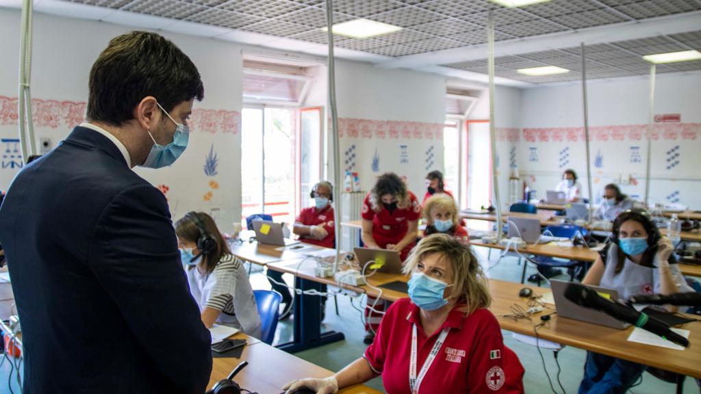 Indagine sieroprevalenza, Speranza alla Croce Rossa: «Conoscere epidemia è importante per affrontarla e vincerla»