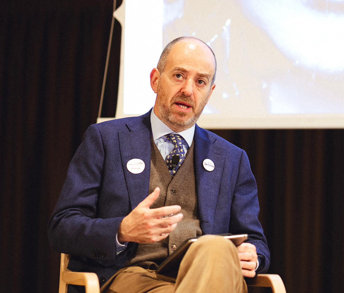 Studio WeWorld su donne caregiver, in lockdown il 60% ha gestito da sola famiglia e persone in difficoltà