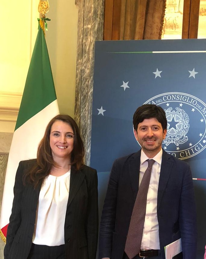 Vaccino Covid-19, Chimici e Fisici a Speranza: «Ci inserisca tra le categorie prioritarie da vaccinare»