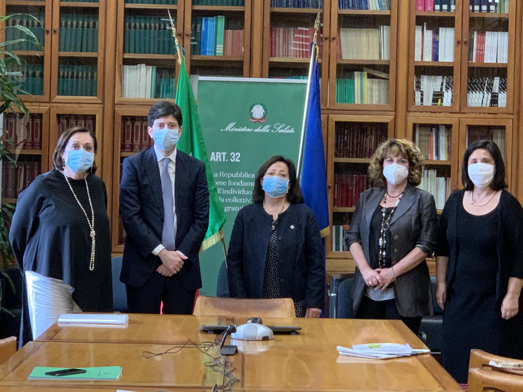 FNOPO incontra Speranza: «Implementare modelli di ostetrica di famiglia e di comunità»