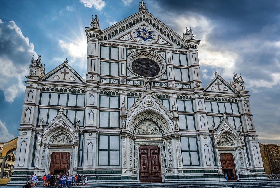 Nella basilica di Santa Croce un monumento dedicato agli operatori sanitari vittime del Covid-19