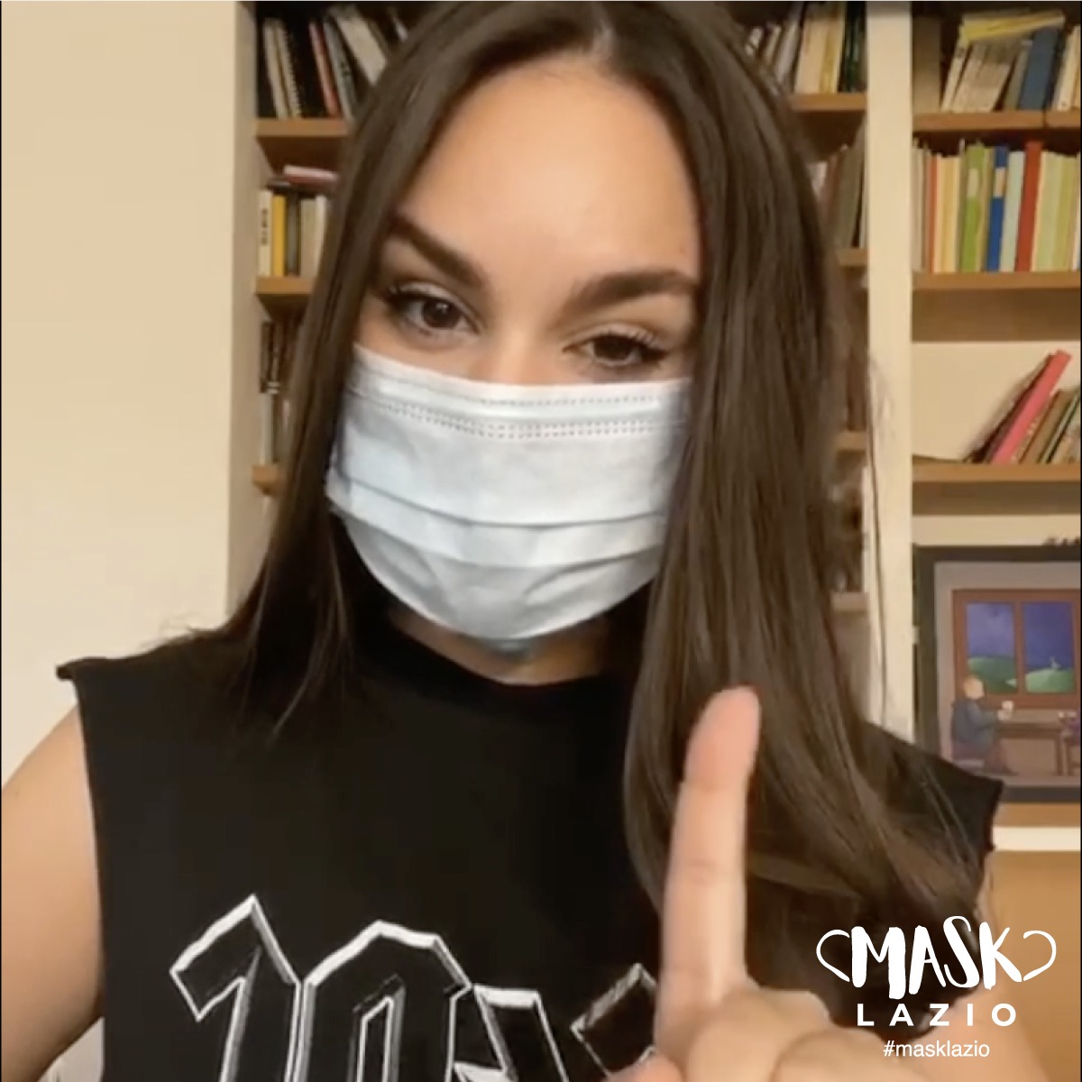 “Su la maschera, giù i contagi”. La campagna di sensibilizzazione con gli attori di Skam Italia