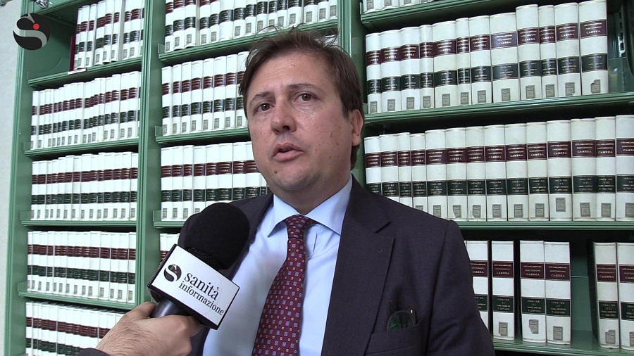 Covid, Sileri: «Piano nazionale per 300mila tamponi al giorno. Rivedere obbligo mascherina»