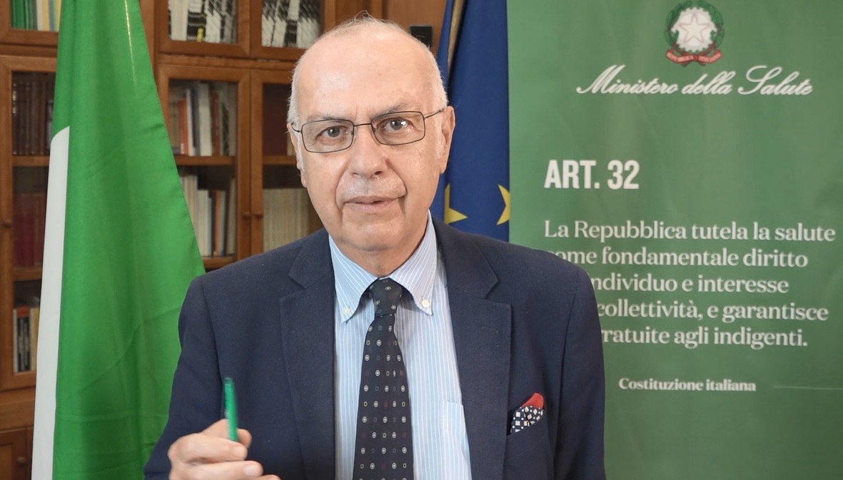 Nuovo report cabina di regia: «Ancora un aumento dei casi. Mantenere misure di precauzione ed evitare assembramenti»