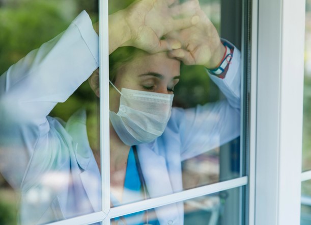 Cos’è la pandemic fatigue? L’esperto ci spiega perché ne soffre il 60% degli europei