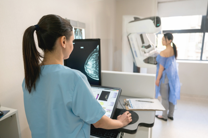 Tumore al seno, l’intelligenza artificiale potrebbe prevederne il rischio a 5 anni dalla mammografia