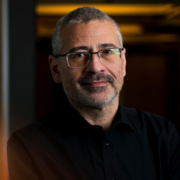 Covid-19, Vespignani: «L’Italia è su una buona strada, ma i casi aumenteranno. Istituzioni e cittadini raddoppino gli sforzi»