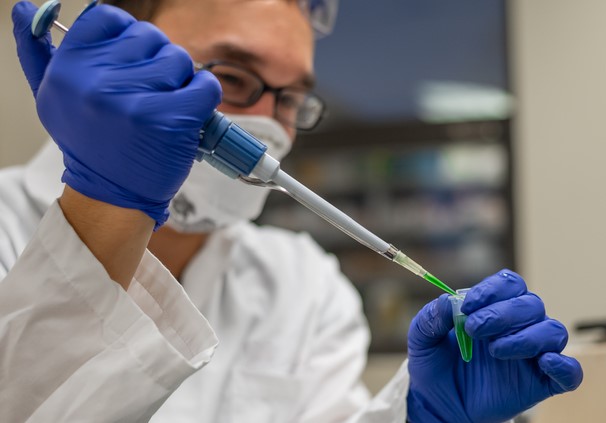 In Italia in arrivo il primo farmaco con due monoclonali per prevenire il Covid-19