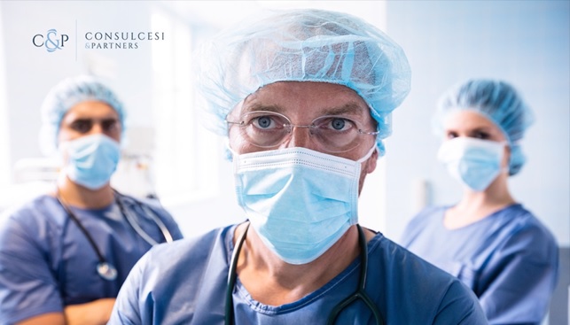 Da carenza di mascherine a reparti sovraffollati, le 10 denunce più comuni dei medici