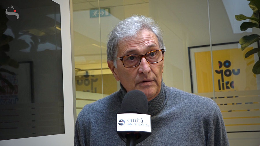 Lotti sospesi AstraZeneca, Guido Rasi (Ema) spiega come si svolge l’indagine e perché non si deve aver paura