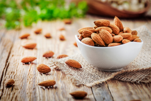 L’alternativa per uno spuntino smart. Le mandorle e i loro effetti benefici sulla salute