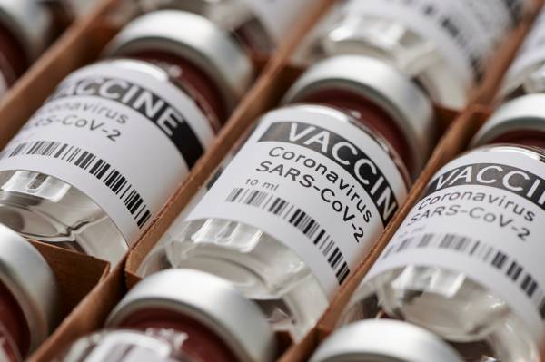 Aggiornamento piano vaccinale: precedenza a obesi gravi, diabetici e pazienti oncologici