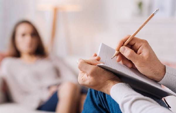 Come comportarsi con un narcisista patologico in una relazione di coppia?