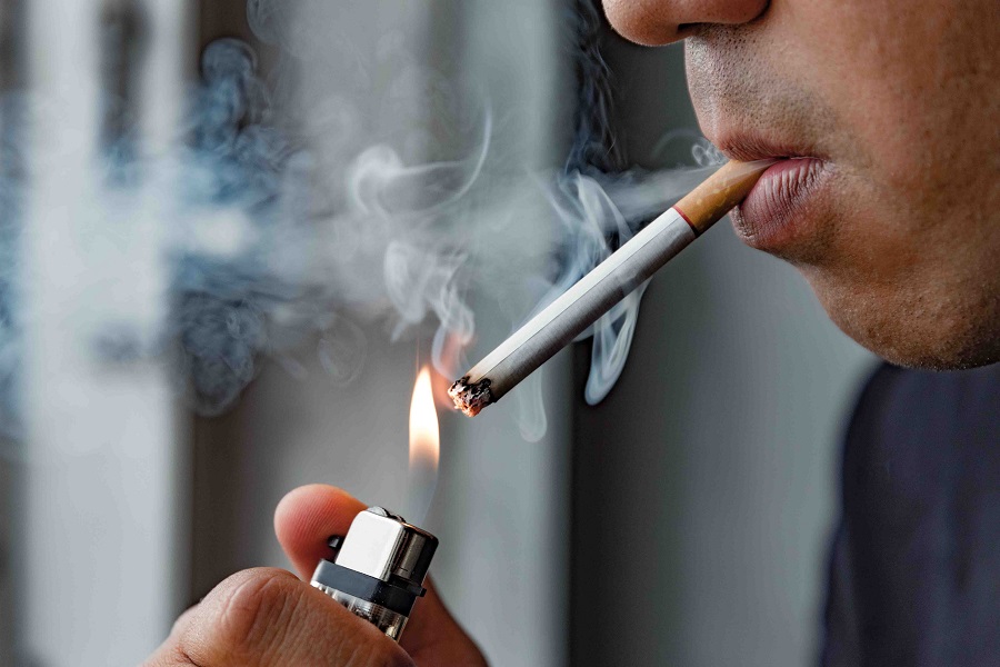 Il fumo accelera l’invecchiamento, ma smettere può invertire il processo