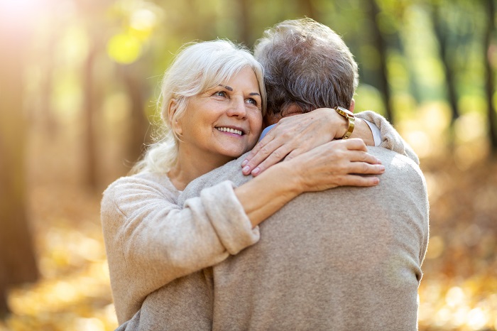 Ecdc: «Mascherina superflua tra vaccinati. Basso il rischio di infettare i non vaccinati»