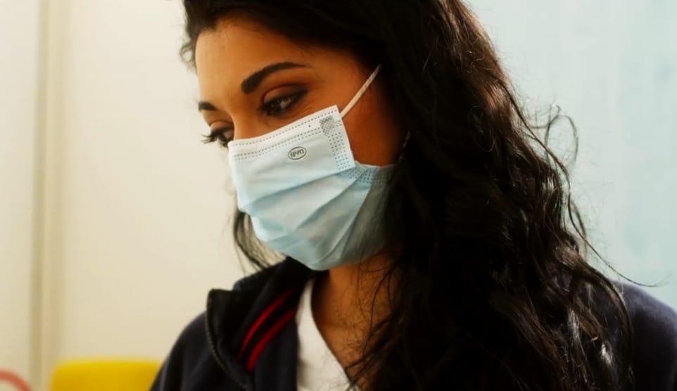 Dall’Inghilterra all’Italia, la storia dell’infermiera Diletta Rossi: «Risceglierei questo lavoro tutti i giorni. Oggi capisco il valore della ricerca»