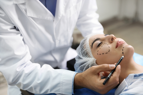 SICPRE, levata di scudi contro la chirurgia plastica low cost: «A rischio la vita dei pazienti»