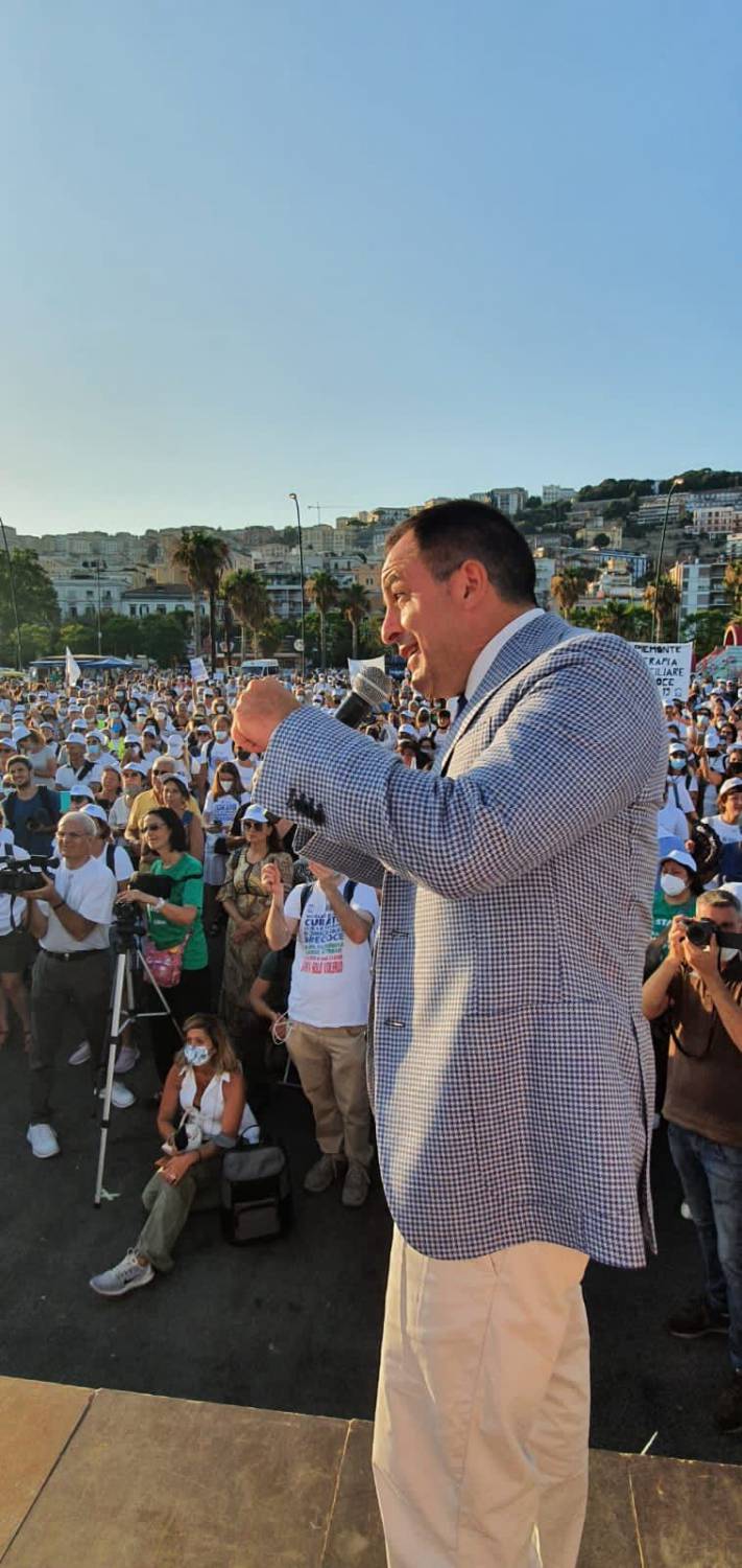 Covid 19, Comitato Cure domiciliari consegna al Ministero della Salute 30mila firme per chiedere schema terapeutico