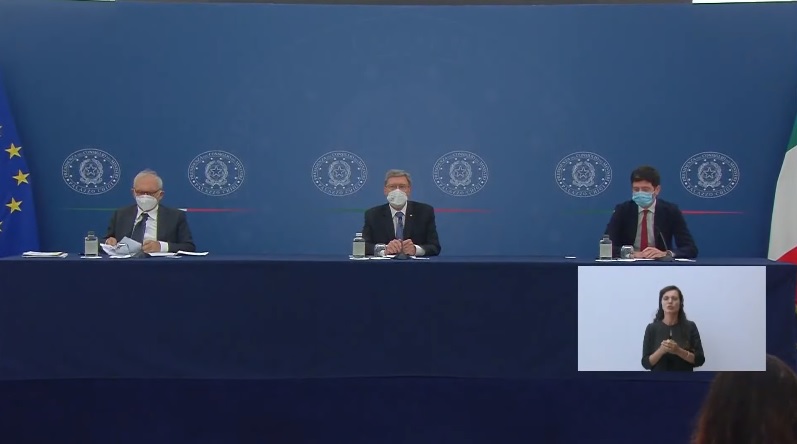 Green pass, dai trasporti alla scuola. Tutte le novità