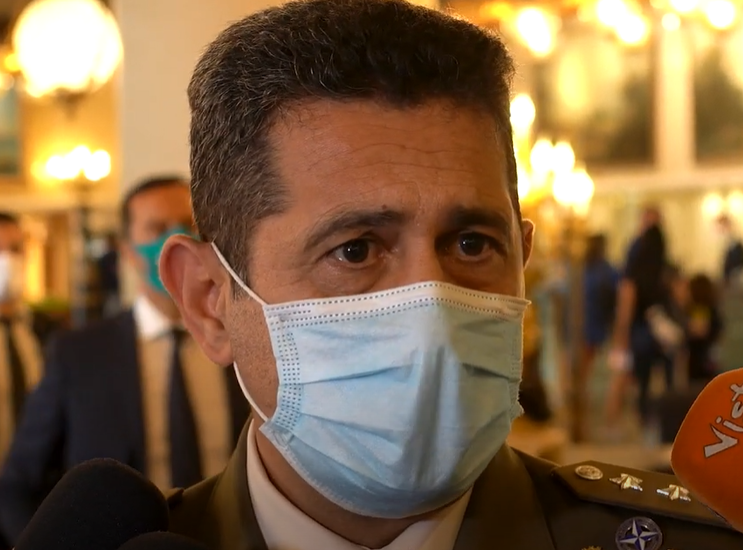 Raggiunta soglia critica per ricoveri ordinari, Figliuolo: «Da gennaio 520mila terze dosi al giorno»