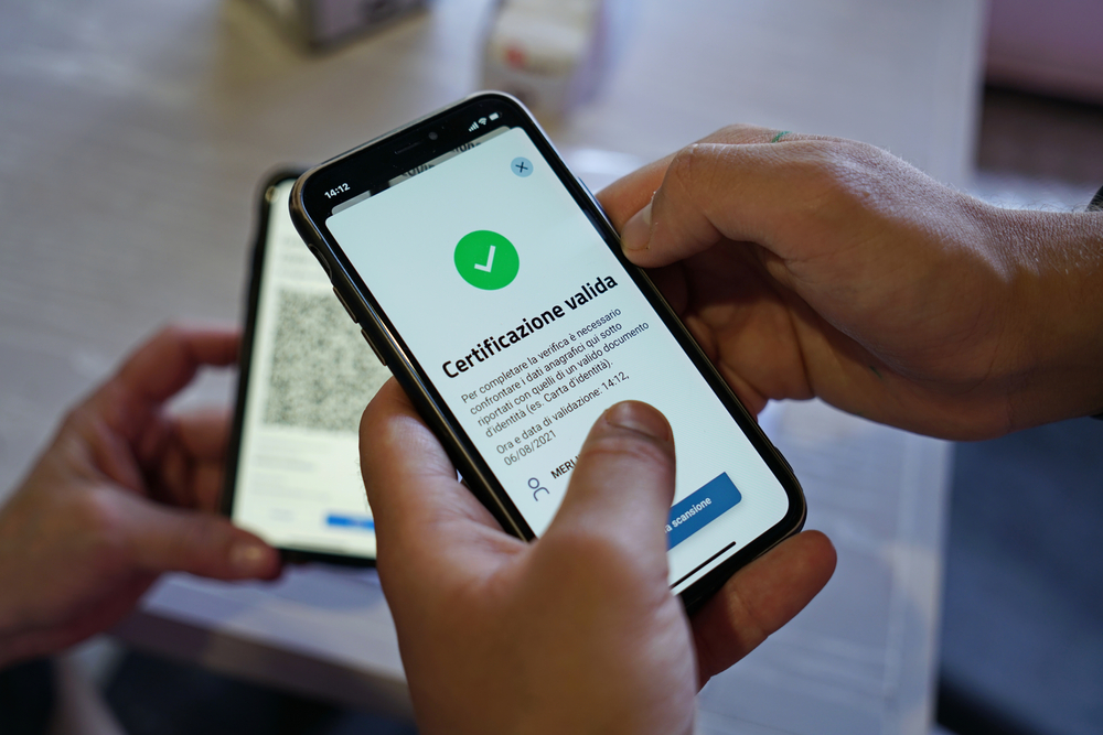 Green Pass sul lavoro, via libera dal Senato. Copia del certificato al datore per evitare i controlli quotidiani