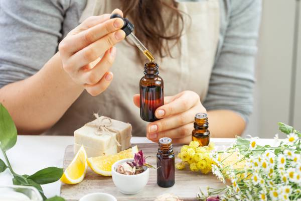 I rimedi naturali: sole, pulizia e oli vegetali