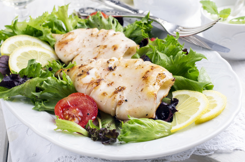 Con cibi light non sempre stai leggero: fanno mangiare di più