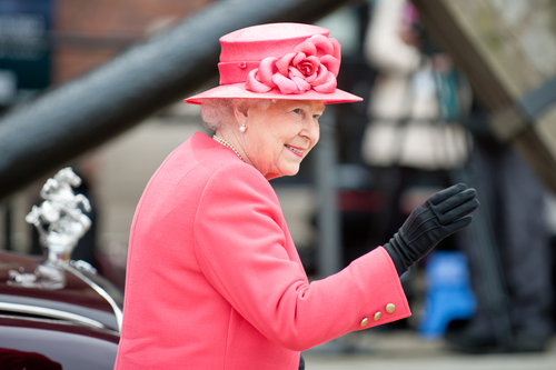 «Molto stanca ed esausta», anche la regina Elisabetta II alle prese con il Long Covid