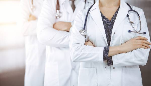 Dopo i medici cubani, la Calabria apre agli specializzandi. Viola (Federspecializzandi): «Servono cambiamenti strutturali»