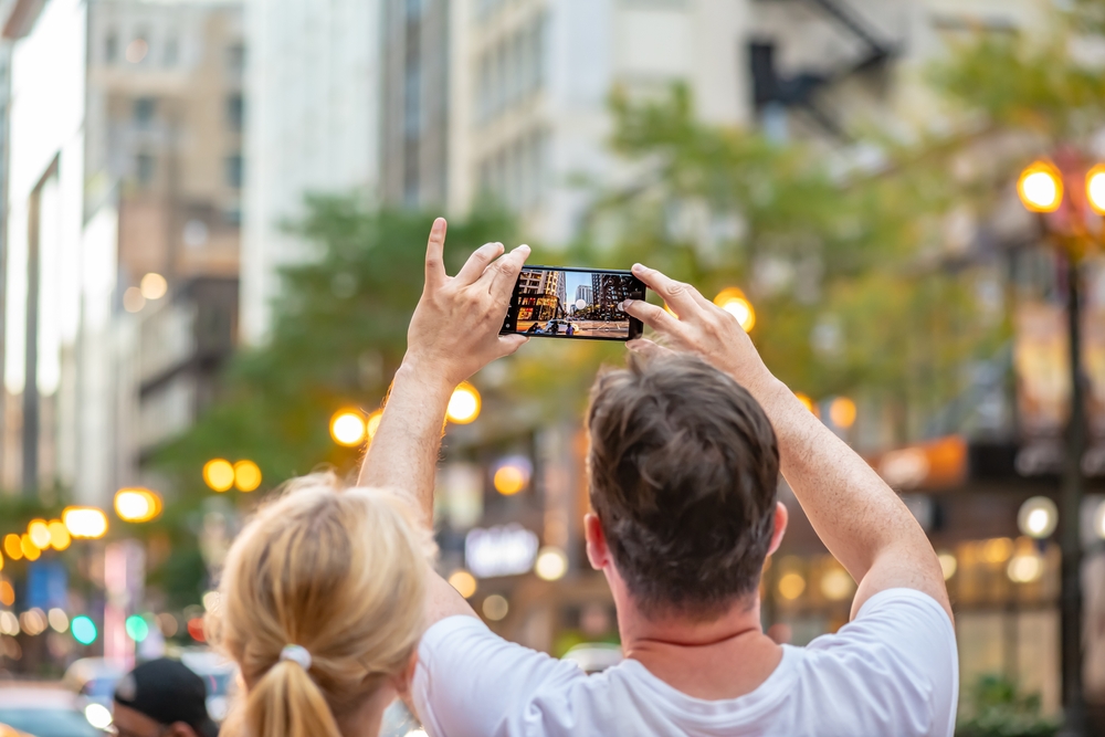 Può la morte di un uomo trasformarsi in un reality show?
