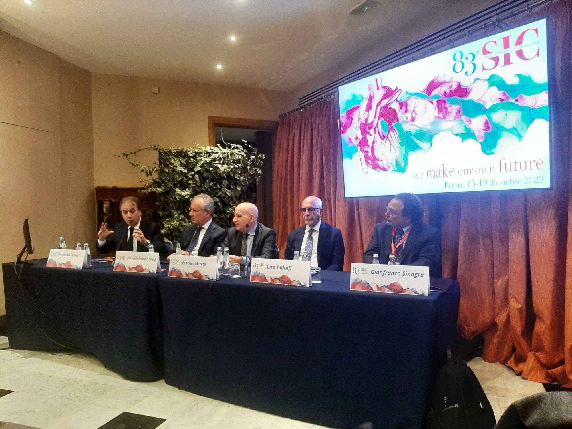 Nel 2023 svolta per il cuore, nuovi farmaci anticolesterolo e interventi soft