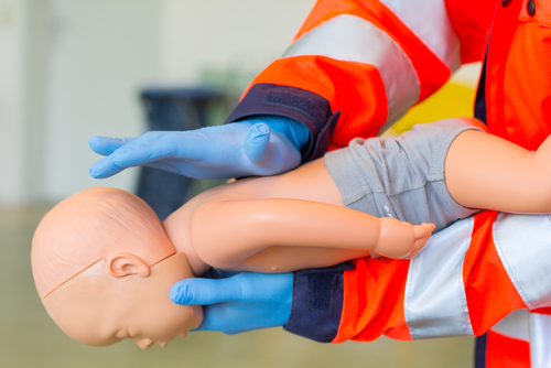 Ostruzione vie aeree bambini da corpo estraneo: come riconoscerla ed intervenire