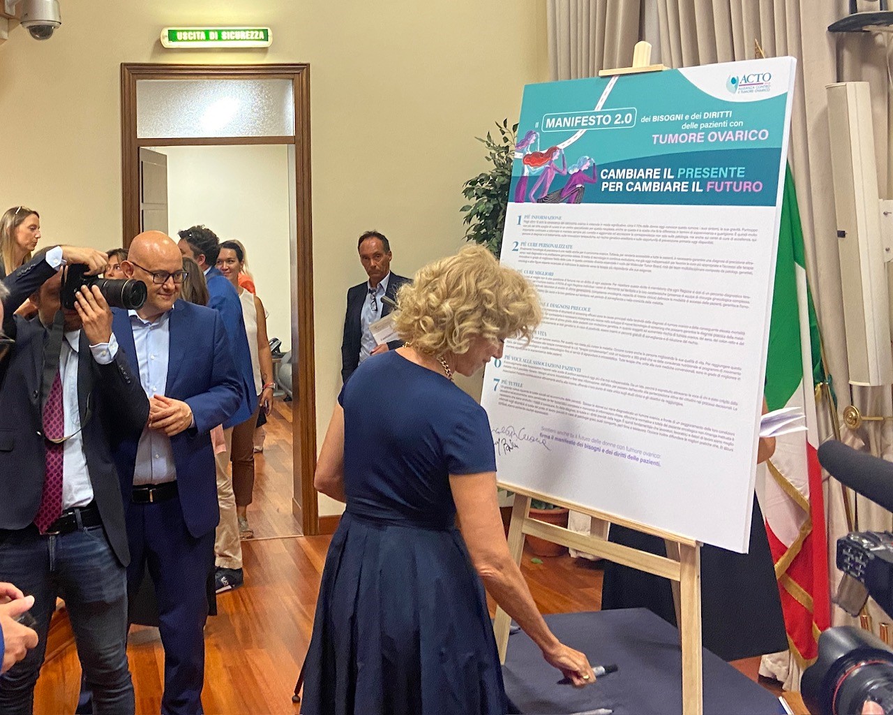 Tumore ovarico: diagnosi tardiva per sette donne su 10. Nel primo libro bianco le richieste delle pazienti