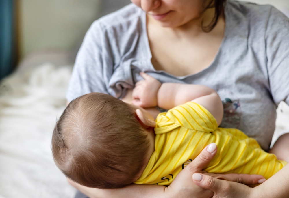 Latte materno: scoperto mix di inquinanti. Gli esperti SIEDP rassicurano: “Deve essere protetto e non sospeso”