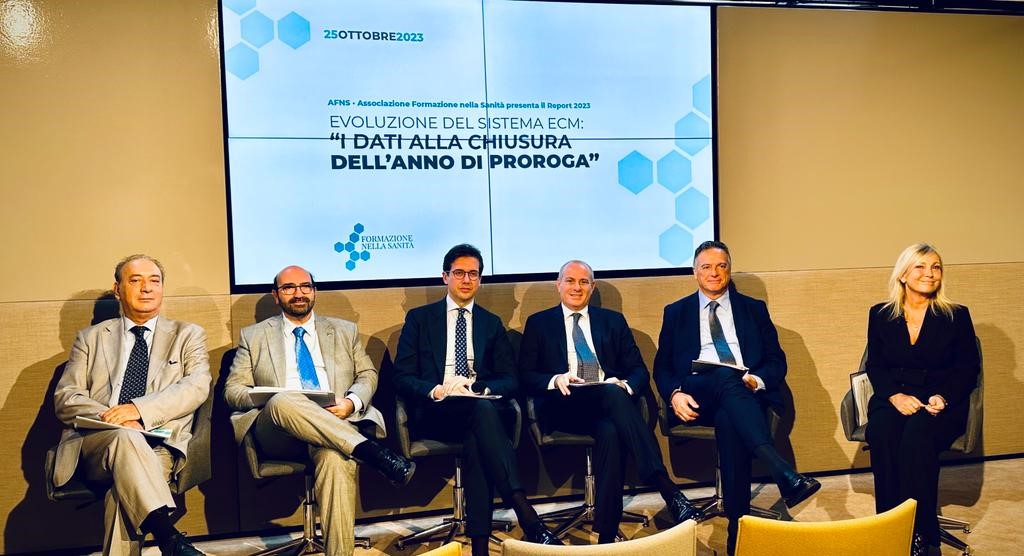 La formazione Ecm “conquista” i professionisti della sanità: trend in crescita, ma uno su tre ancora non è in regola alla scadenza della proroga