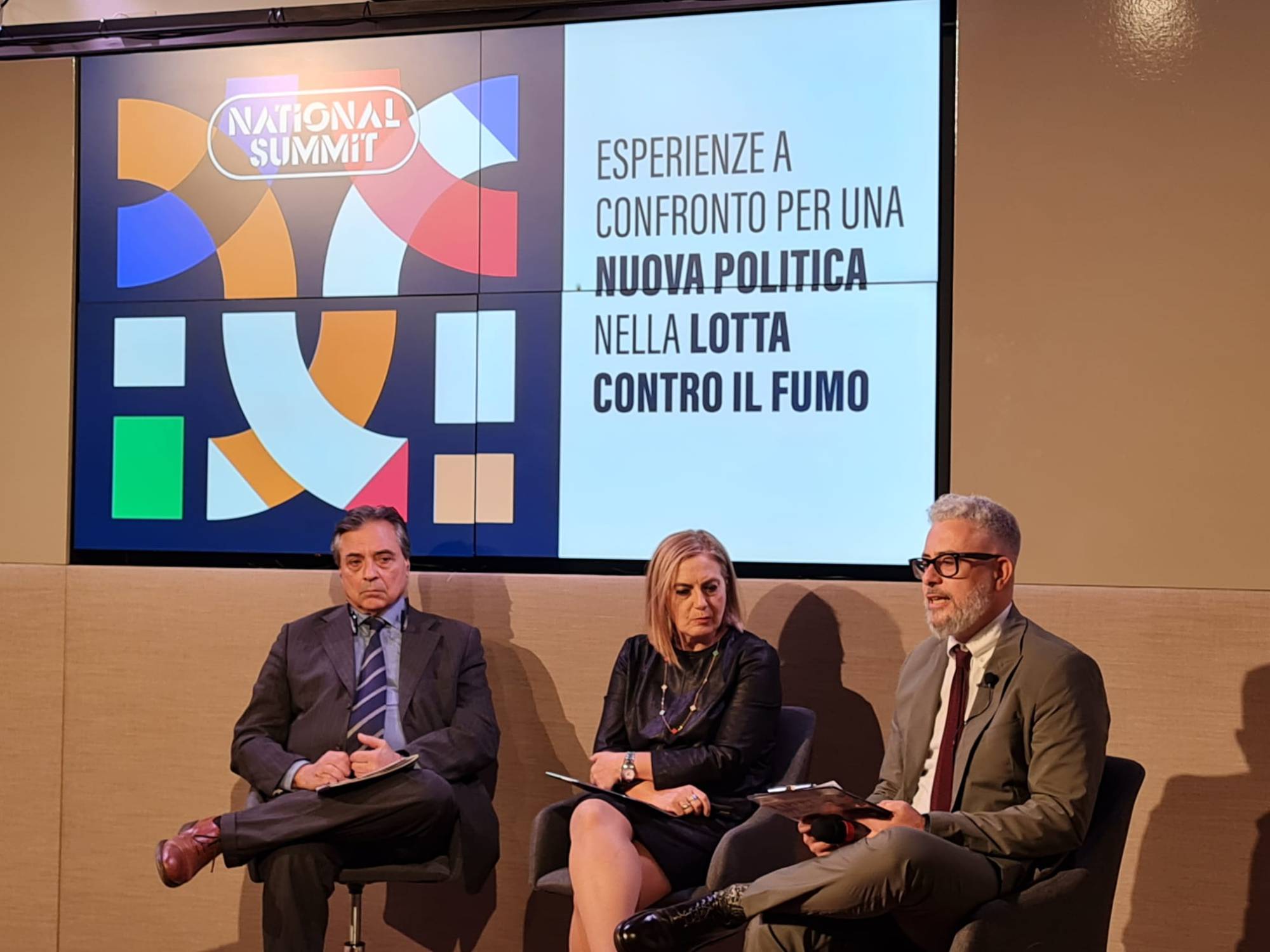 Esperti firmano un decalogo per la lotta al fumo. A Vent’anni dalla legge Sirchia necessari nuovi strumenti per contrastare il problema