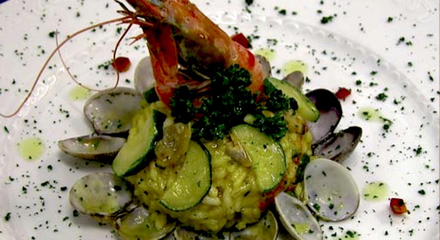 Risotto con vongole, gamberetti e ortaggi