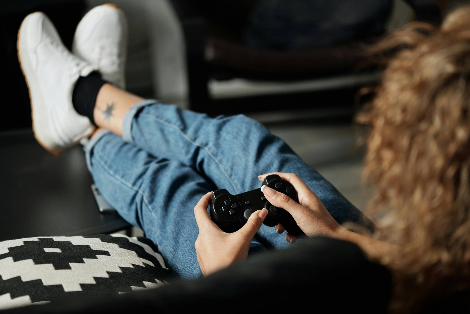 Videogame, attenzione al volume troppo alto: tre miliardi di persone nel mondo rischiano di perdere l’udito