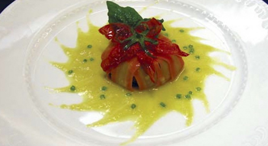 Sformatino di verdure con crema di peperoni