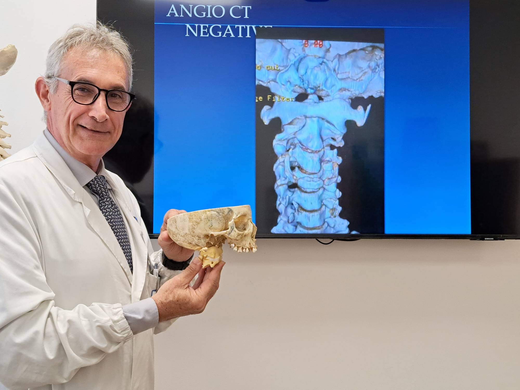 La sindrome della ‘testa che scivola sul collo’: come riconoscerla e trattarla