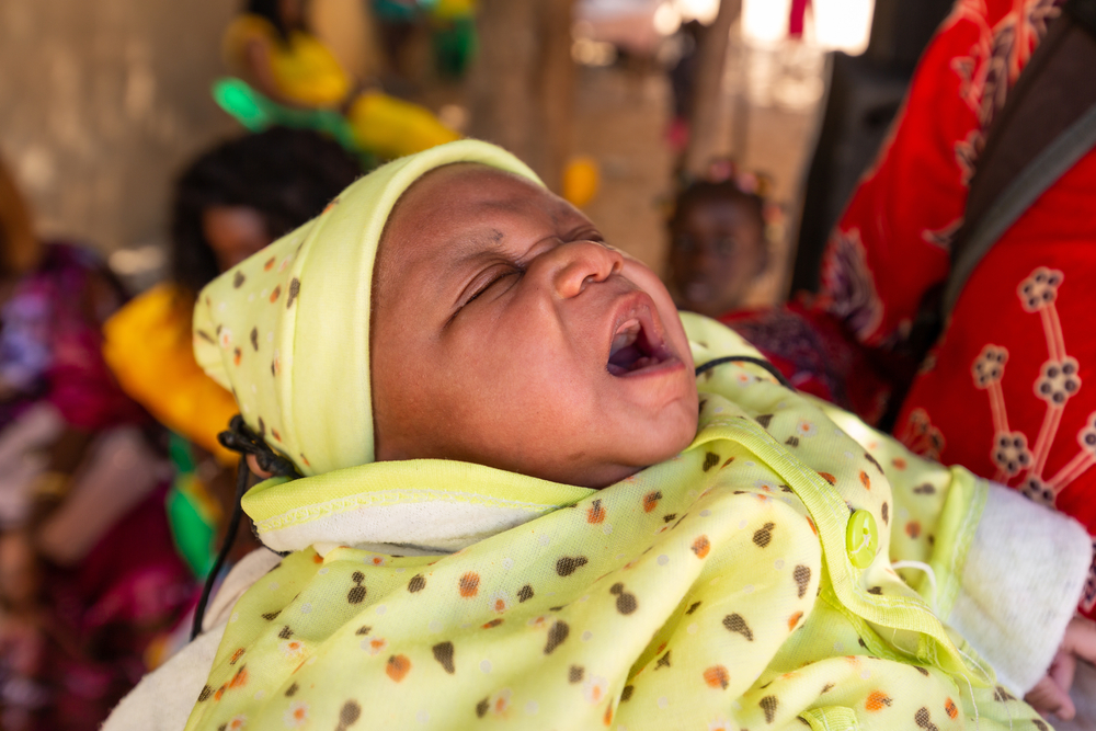 Save the Children: nel 2024 quasi 1 bambino su 5 nasce senza cure mediche