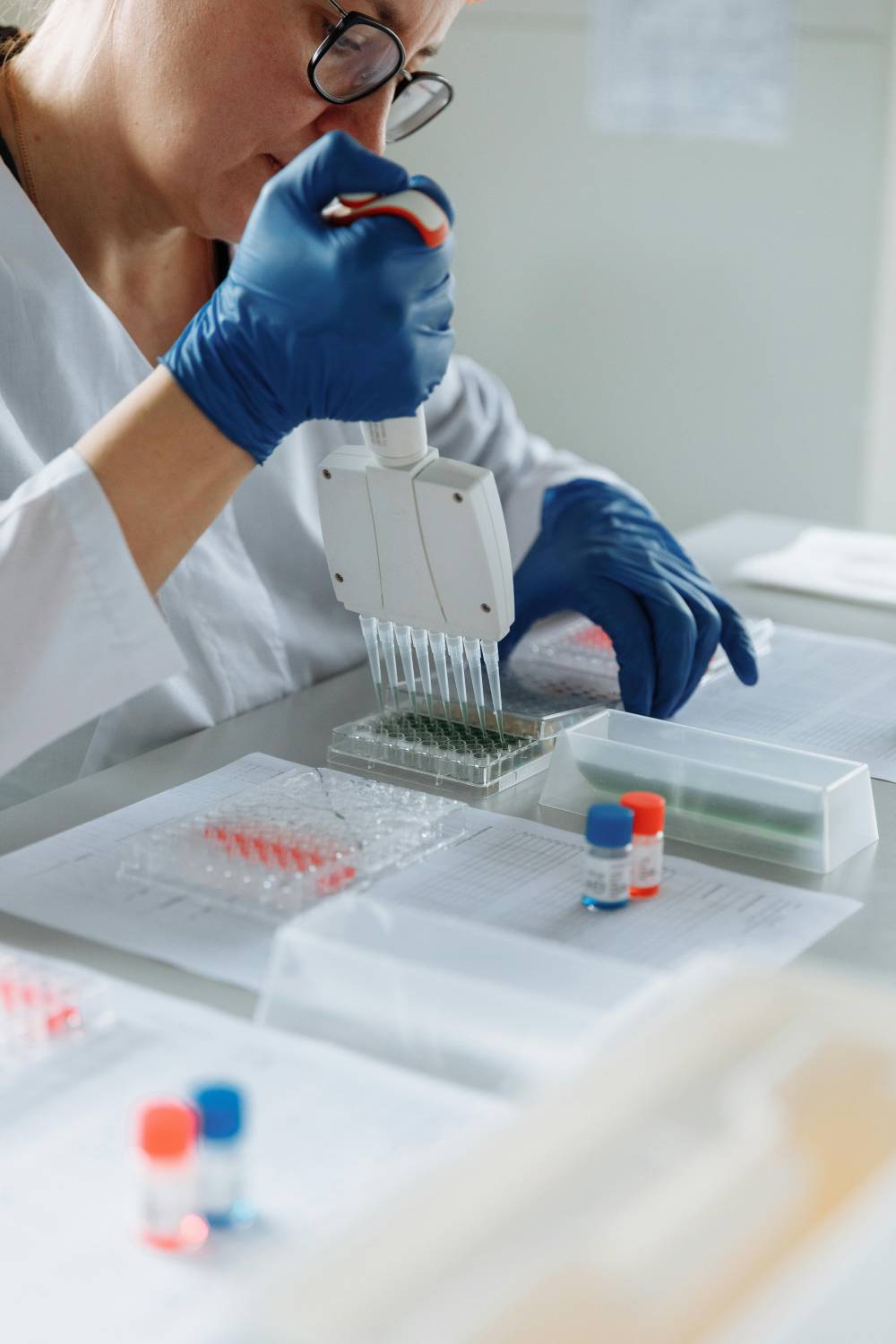 Oncologia, scoperta una rete di comunicazione interna alle cellule tumorali: “Inibirla potrebbe frenare il cancro”